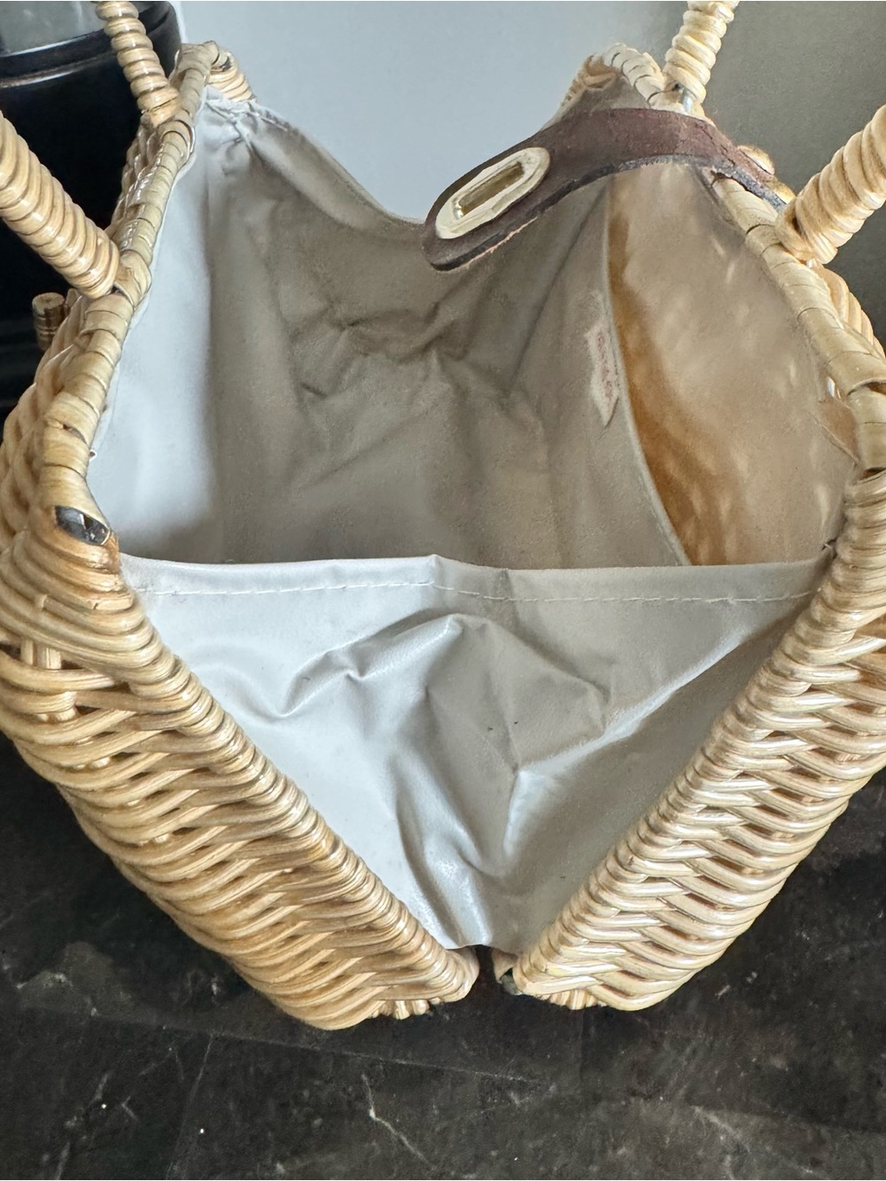 Vintage 1960s coated wicker rattan leather brass handbag purse - Picture 6 of 6